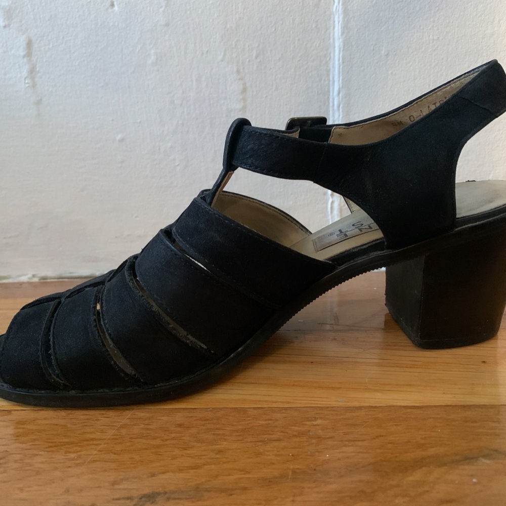 Vintage Nine West Black Sandals